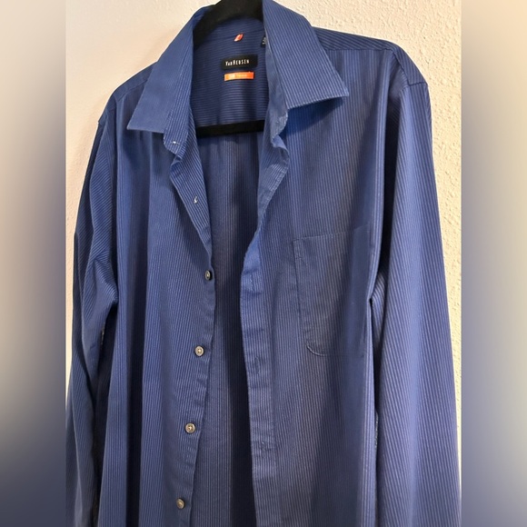 Van Heusen Men's Blue Dress Shirt Size Medium 15 - 15.5 - Picture 2 of 6